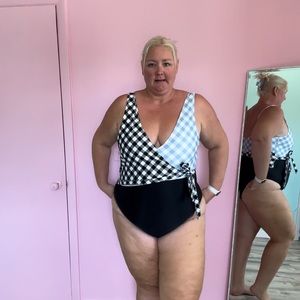 Summersalt Perfect Wrap one piece size 20